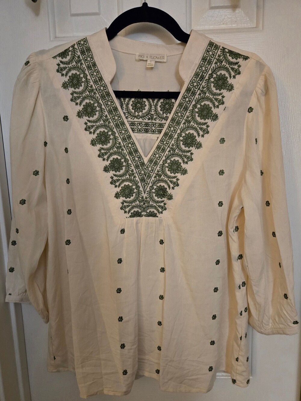Fig & Flower Boho Embroidered Cream Tunic Top Blouse Green Floral Detail Sm